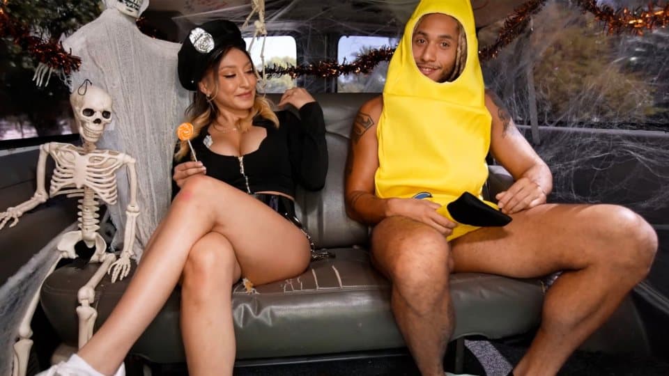 BangBus – Mads Flores – Happy Swalloween