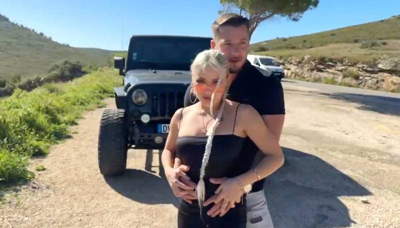 JacquieETMichelTV – Joy’s walk turns into a tough one