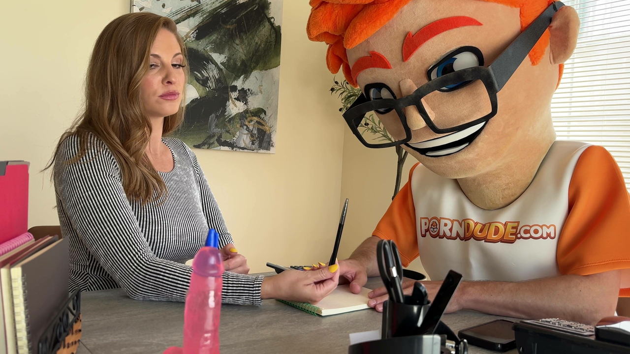PornDudeCasting – Annie King Aces Her Job Interview with Porn Dude
