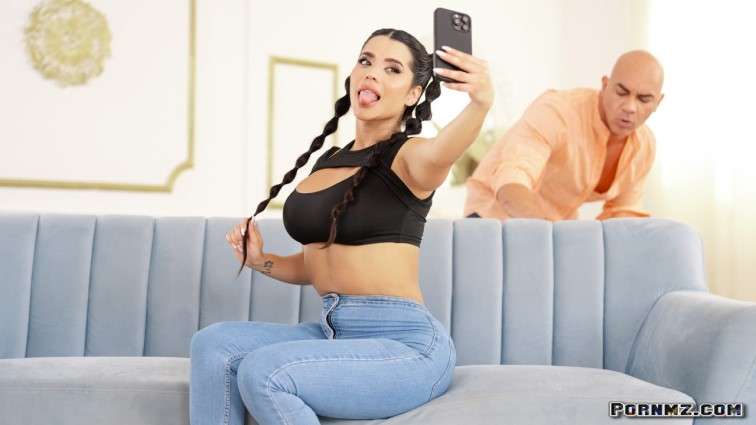 TeensLoveHugeCocks – Sara Retali Big Dick Try-On