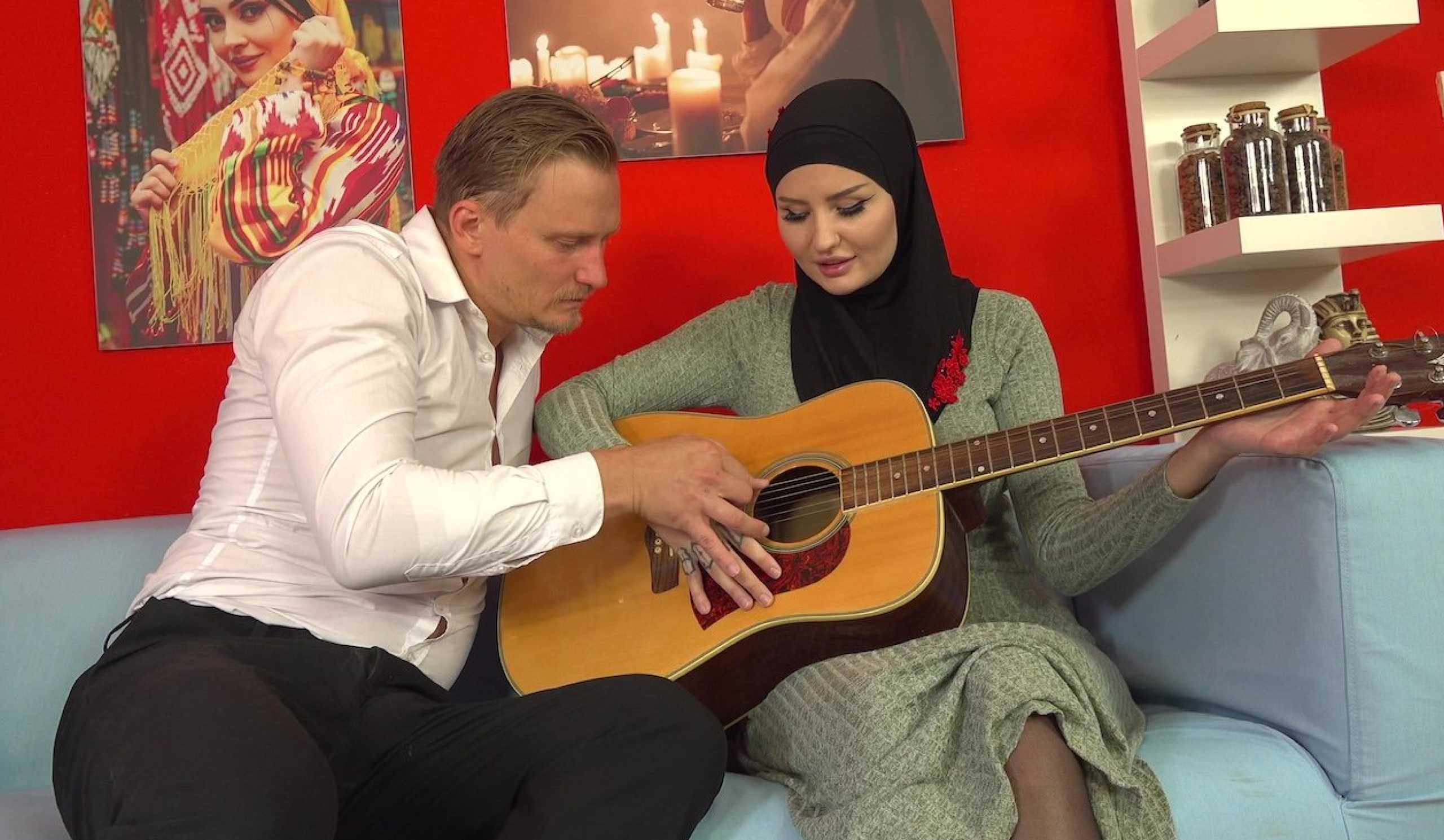 SexWithMuslims – Coco She’s better at holding a dick than a guitar