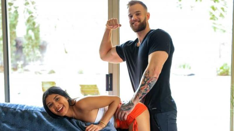 HotGuysFuck – Spencer Glizzy Cums On Reina Hearts Pussy Then Send Her Down The Road to Fuck Drake