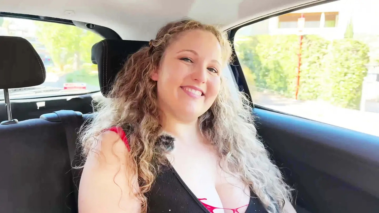 jacquieetmicheltv – Alicieuse, 29 years old, more vicious than ever!