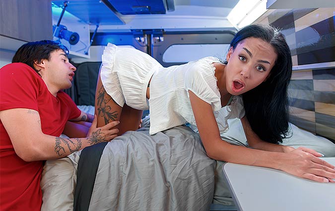 Xnxx RealitySis Porn Bianca Bangs The Knock – S7:E5