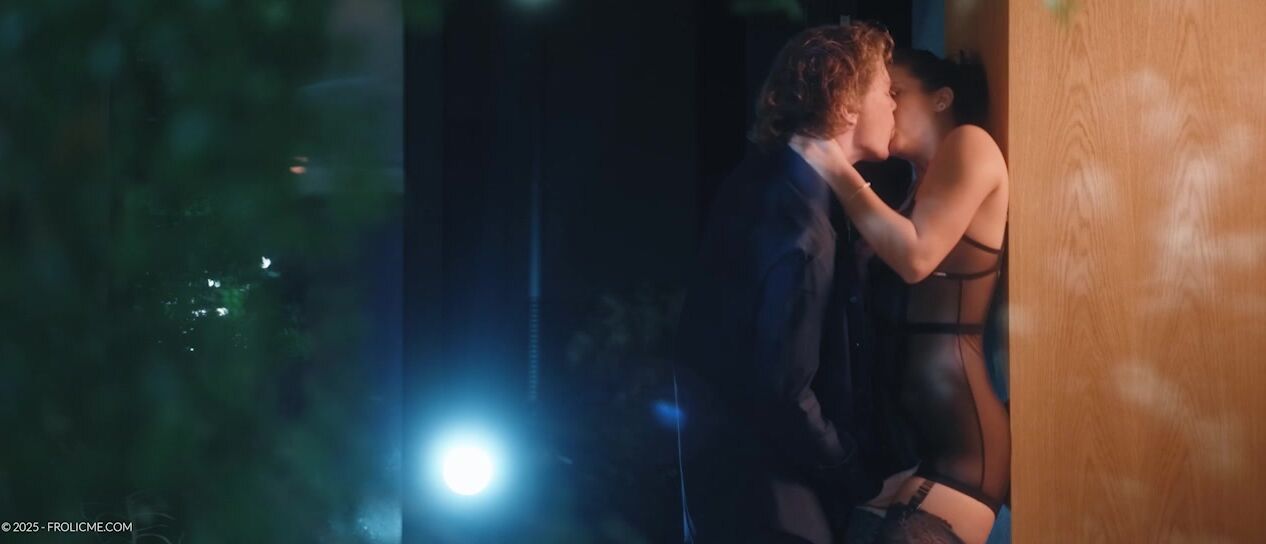 FrolicMe – Betzz Welcome Back