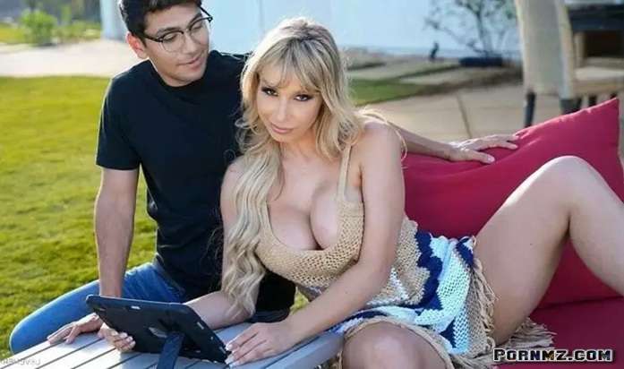 LoveHerBoobs Carmen Caliente When Love Knocks